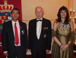 Imagen: Reynaldo Mariqueo, Principe Felipe y Nina Dean
